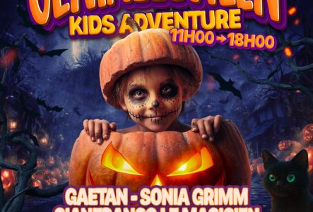 village du soir C’est une affiche promotionnelle colorée pour un événement Halloween destiné aux enfants.
En haut, en violet et orange vif :
« Dimanche 2 Novembre »
« GENIALLOWEEN » (le nom de l’événement, en très grand)
« Kids Adventure »
Avec l’horaire indiqué : 11h00 → 18h00.
L’arrière-plan montre une ambiance Halloween nocturne avec citrouilles lumineuses, chauves-souris, arbres tordus et un ciel sombre.
Au centre, un enfant maquillé en squelette sortant d’une énorme citrouille sculptée en lanterne. À…