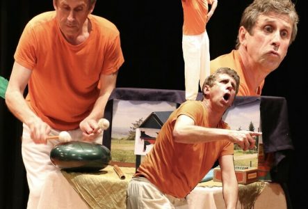 Olivier Sidore Photo montage du comédien et musicien Olivier Sidore lors d'une représentation.