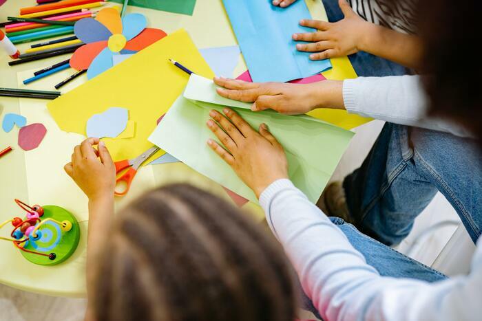 enfants qui dessinent