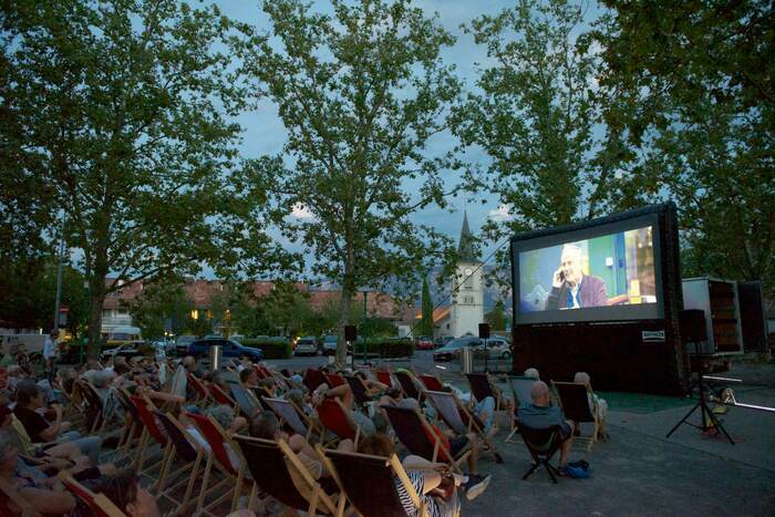 Séance de cinéma en plein air