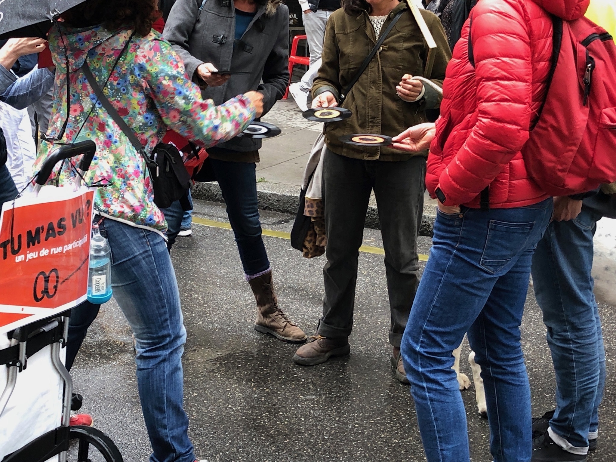 Plusieurs personnes réunies au même endroit.