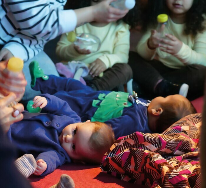 Photo d'un bébé participant à un éveil musical au MEG