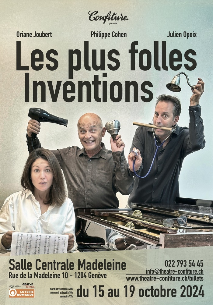 La pianiste Oriane Joubert est assise sur le tabouret du piano et nous regarde surprise, derrière debout, Philippe Cohen avec un sourire tient un sèche cheveux et un silencieux à trompette, Julien Opoix avec une marteau dans la bouche et un stétoscope autour du cou tient une lampe dans la main et il nous interroge du regard.