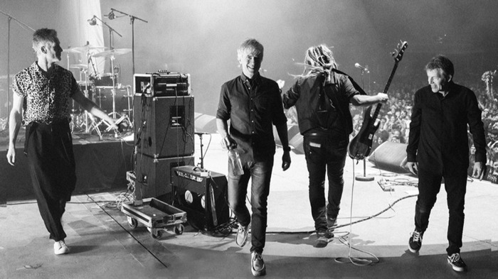 Photo de Nada Surf en noir et blanc