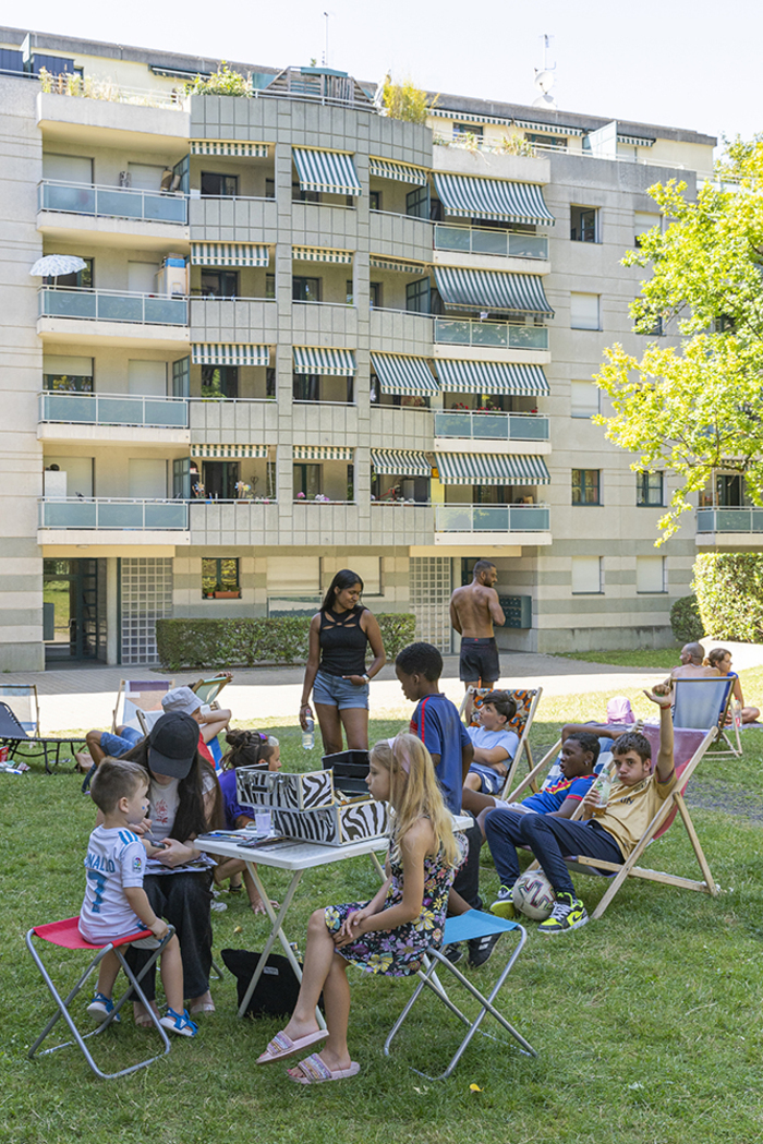 groupe d'enfants à un atelier de maquillage