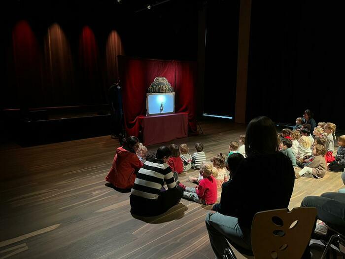 Spectacle théâtre d'ombres