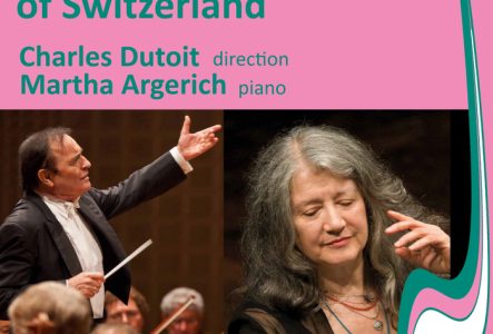 DR Sur un fond rose, affiche de la soirée avec les noms des artistes