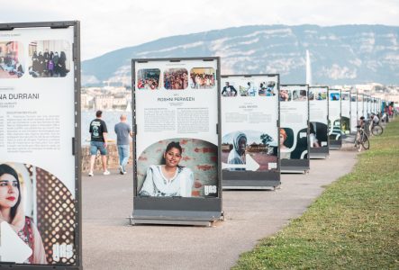 Exposition du Young Activists Summit sur le Quai Wilson