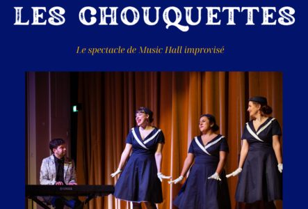 trois chanteuses en tenue vintage et un pianiste