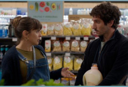 DR Un homme et une femme dans un supermarché