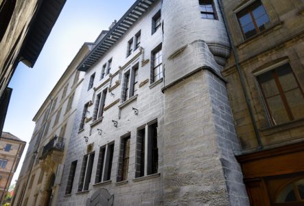 Mapping dans la cour du musée