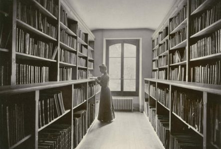 L’histoire des riches collections de la Bibliothèque du Conservatoire botanique de Genève.