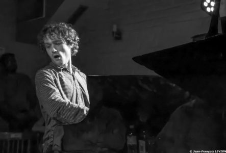 AGNJ Levi Harvey à son piano