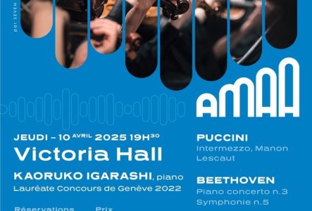 Sur fond bleu, description de l’événement avec date, lieu, mentions de l’Orchestre Symphonique de l’AMAA, de la soliste, des œuvres et du chef d’orchestre, mention de la Billetterie Ville de Genève et des prix des places; logos des différents partenaires de la soirée.