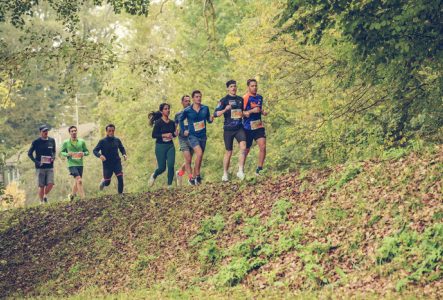 Coureurs au bord de l'Aire